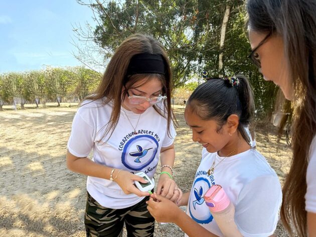 Delivery of a Starter Kit to a Type 1 Diabetes patient by Corazones Azules MCY
